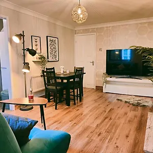  Apartment Centre Apartment- Beautiful Old Town- With Parking United Kingdom