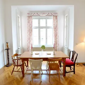 Classy Apartment, 10 Min To The Centre Apartamento