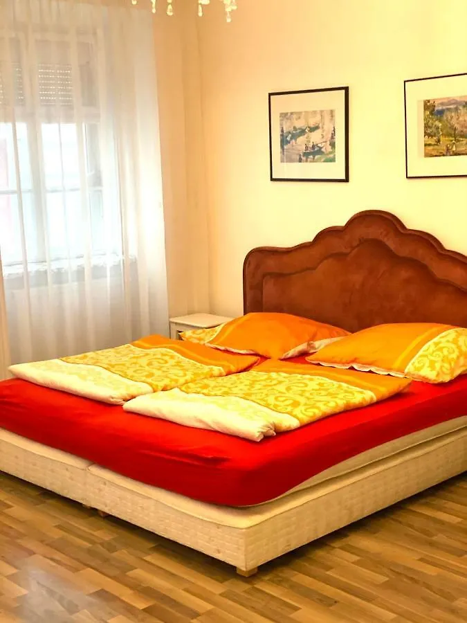 Apartment Opera Viena